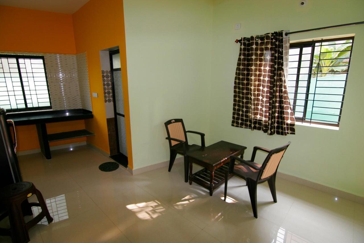 Rudra Holidays Guest House Arambol Exteriör bild