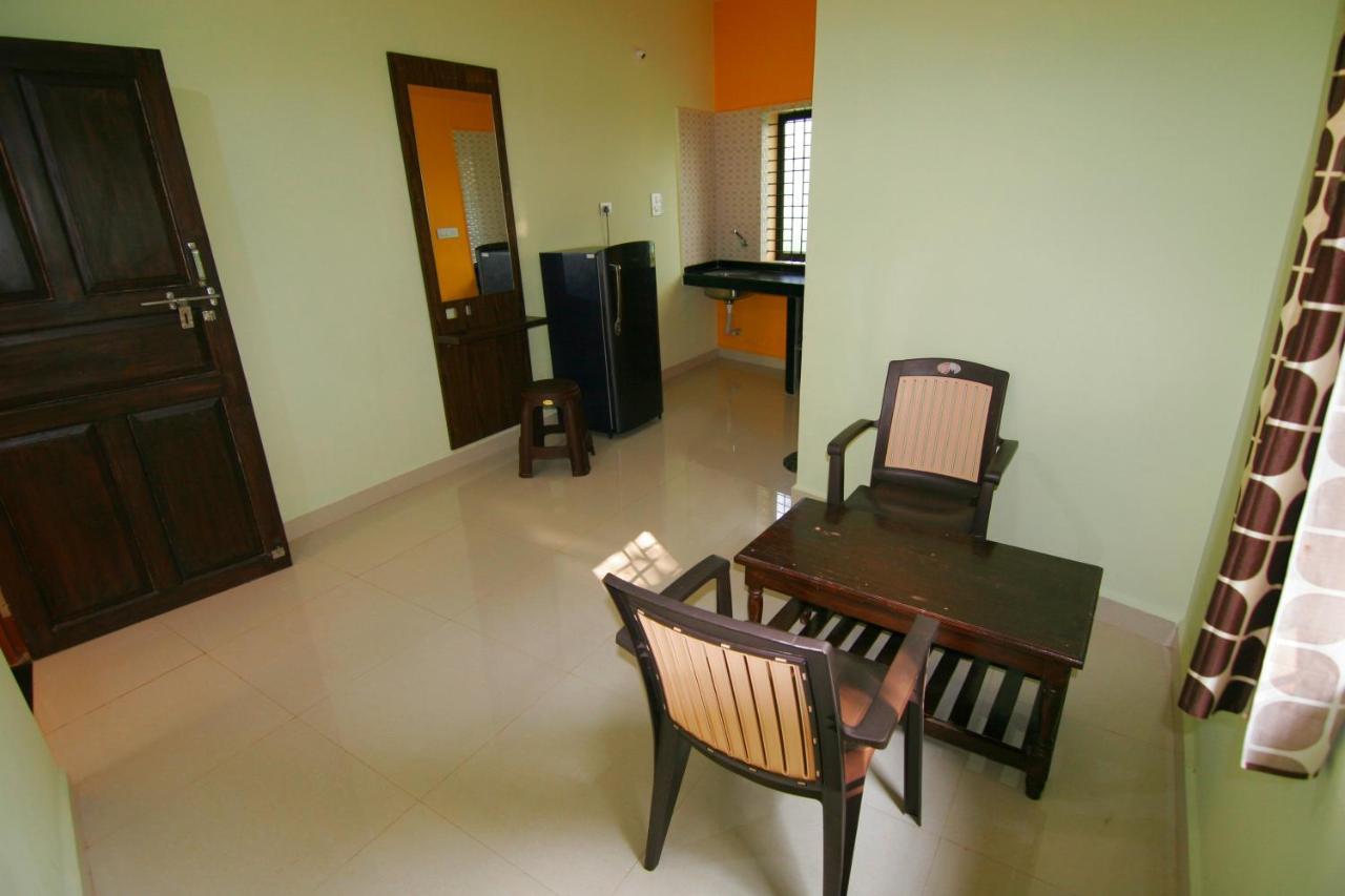 Rudra Holidays Guest House Arambol Exteriör bild