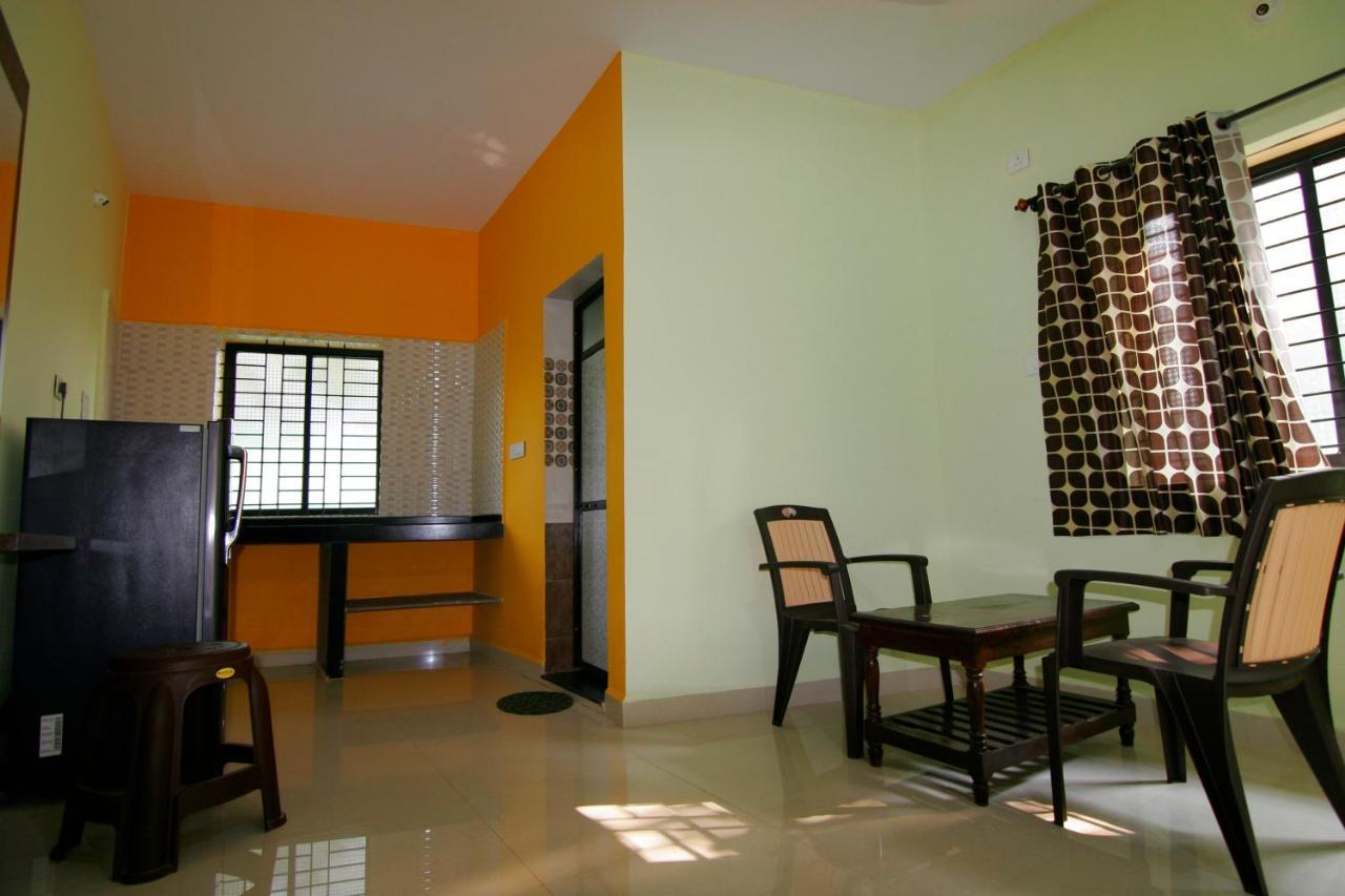 Rudra Holidays Guest House Arambol Exteriör bild