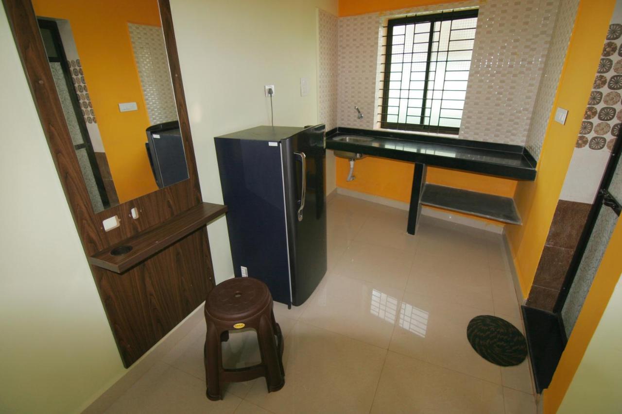 Rudra Holidays Guest House Arambol Exteriör bild