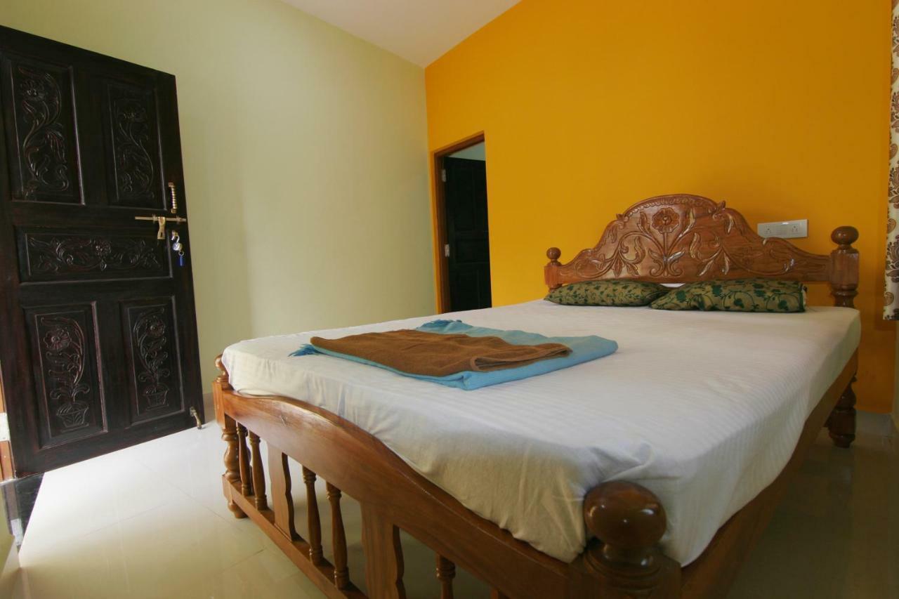 Rudra Holidays Guest House Arambol Exteriör bild